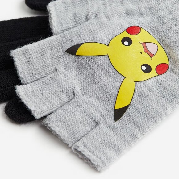 H&M Kids Toddler Pokémon gloves grey black NWT - Picture 3 of 8
